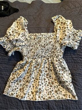 Source Unknown Cream Floral Smocked Square-Neck Puff Sleeve Top